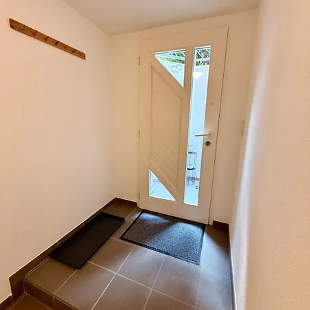 Modernes Apartment, Eigener Eingang, Parkplatz شقة *